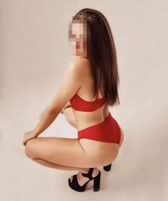 Яркая и страстная брюнетка с огненным характером приглашает провести время в обворожительной компании. Гарантирую незабываемые встречи и массу позитивных эмоций. 9386, 20 лет